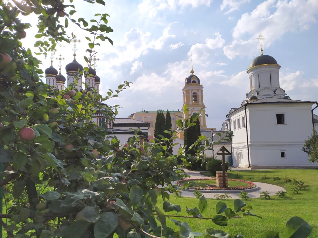 Богородице Рождественский монастырь Казанский храм