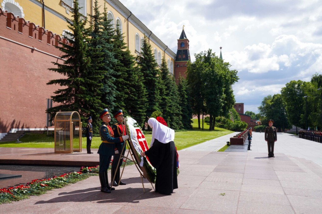 Возложение венцов в церкви картинки