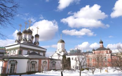 Монастырь ранней весной