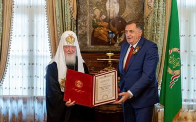 Милорад Додик вручил Святейшему Патриарху Кириллу высшую награду Республики Сербской