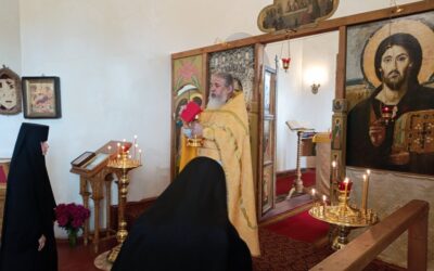 На подворье монастыря состоялось воскресное богослужение
