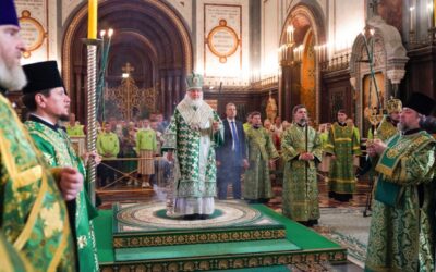 В канун праздника Святой Троицы Святейший Патриарх Кирилл совершил всенощное бдение в Храме Христа Спасителя