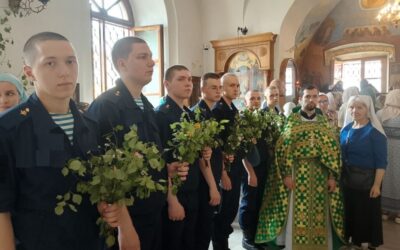 В праздник Святой Троицы наш монастырь по традиции посетили солдаты срочной службы ВДВ