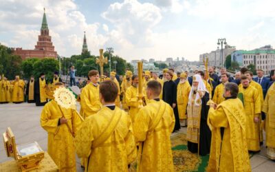 В День Крещения Руси Предстоятель Русской Церкви совершил торжественный молебен у памятника равноапостольному князю Владимиру на Боровицкой площади в Москве