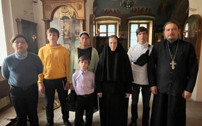 Нашу обитель посетила многодетная семья священнослужителя из Рязанской области