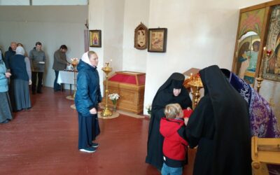 В попразднство Воздвижения на подворье обители состоялось воскресное богослужение