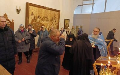 В канун праздника Введения во храм Пресвятой Богородицы на подворье нашей обители состоялось всенощное бдение