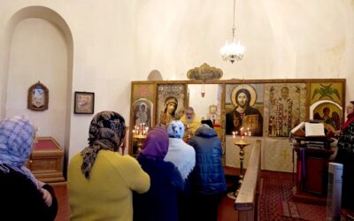 На подворье обители состоялся престольный праздник и совершено молебное пение о всех православных христианах, во узах темничных пребывающих