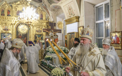 В семнадцатую годовщину со дня кончины Святейшего Патриарха Алексия II председатель Синодального отдела по монастырям и монашеству совершил Литургию в Богоявленском соборе Москвы