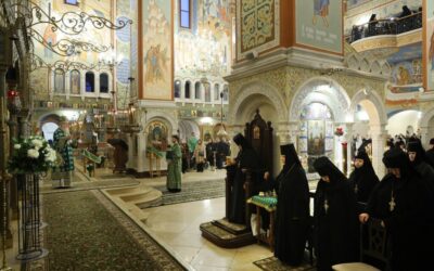 Председатель Синодального отдела по монастырям и монашеству совершил Литургию в Зачатьевском монастыре Москвы перед началом работы монашеского направления Рождественских чтений