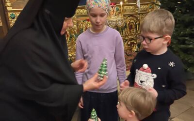 В день Рождества Христова в обители совершена поздняя Божественная Литургия и состоялось поздравление детей с праздником