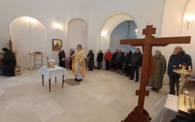 В день празднования Собору новомучеников и исповедников Российских на подворье нашей обители состоялись воскресное богослужение и лития