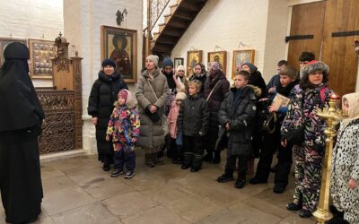 Учащиеся воскресной школы храма св. равноапостольной Марии Магдалины в Сетуни посетили наш монастырь и показали спектакль