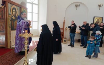 В Неделю 2-ю Великого поста на подворье обители состоялось воскресное богослужение