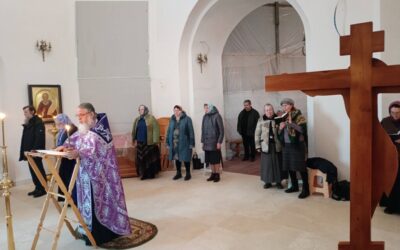 На подворье обители совершена утреня с чтением Великого канона преподобного Андрея Критского (стояние прп. Марии Египетской)