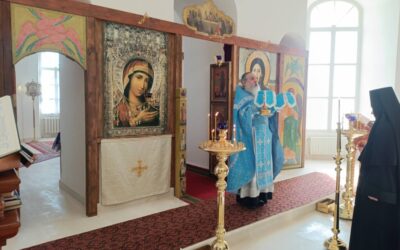 В субботу Акафиста на подворье обители совершена Божественная Литургия