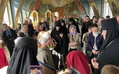 Воскресная и певческая школы и прихожане монастыря поздравили игумению Викторину с наступающим днем тезоименитства