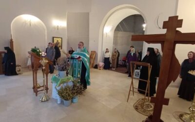 В канун Недели Ваий на подворье обители совершено всенощное бдение