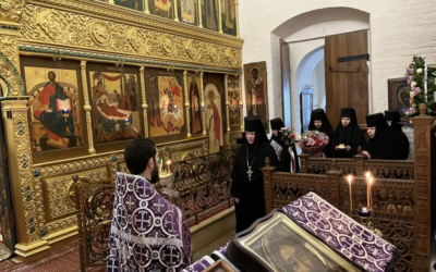 Настоятельницу нашей обители игумению Викторину (Перминову) поздравили с днем игуменской хиротессии духовенство, сестры, певчие и прихожане