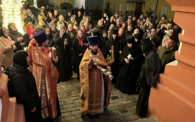 В нашей обители совершены Пасхальные ночное и утреннее богослужения и состоялось поздравление детей с праздником