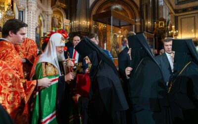 В праздник Светлого Христова Воскресения Святейший Патриарх Кирилл совершил Пасхальную великую вечерню в Храме Христа Спасителя