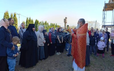 В Неделю 4-ю по Пасхе, о расслабленном, на подворье нашей обители состоялись воскресное богослужение и крестный ход